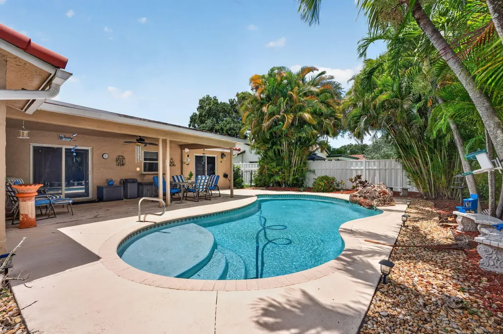 9621 NW 28th Place Coral Springs FL 33065
