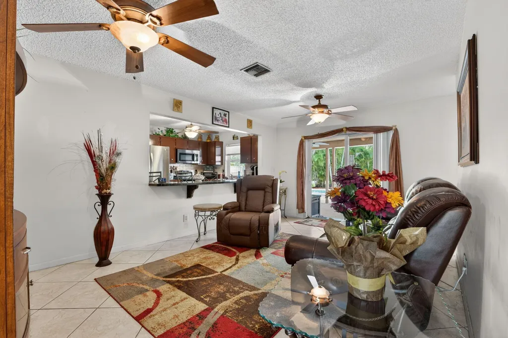 9621 NW 28th Place Coral Springs FL 33065