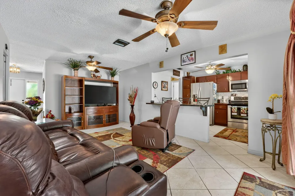 9621 NW 28th Place Coral Springs FL 33065