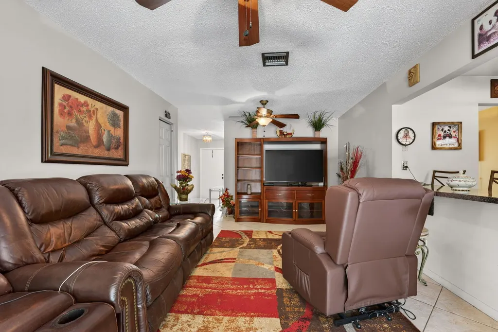 9621 NW 28th Place Coral Springs FL 33065