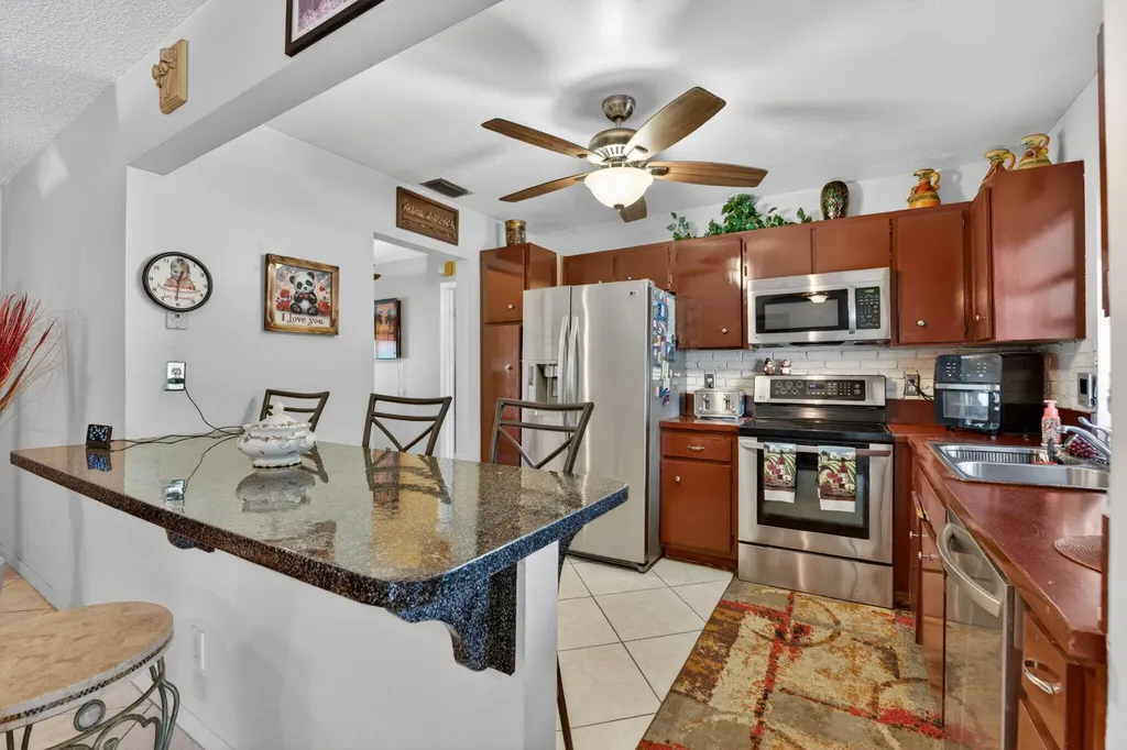 9621 NW 28th Place Coral Springs FL 33065