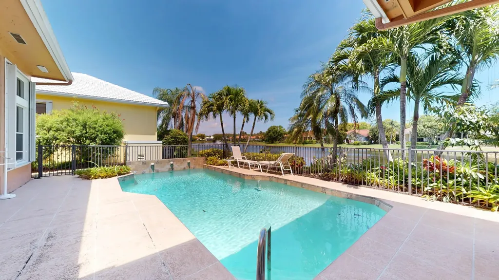 71 Cayman Place Palm Beach Gardens FL 33418