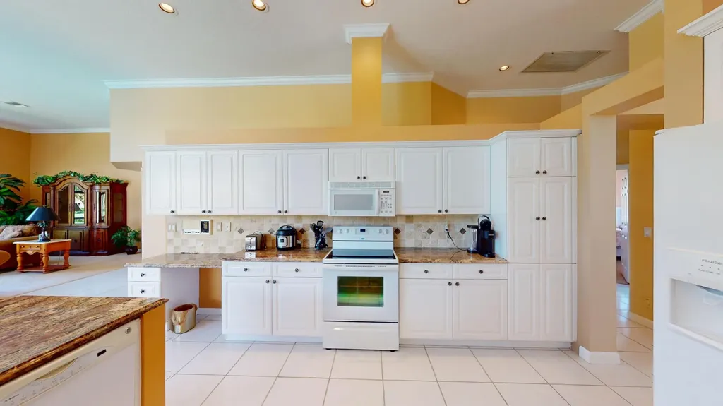 71 Cayman Place Palm Beach Gardens FL 33418
