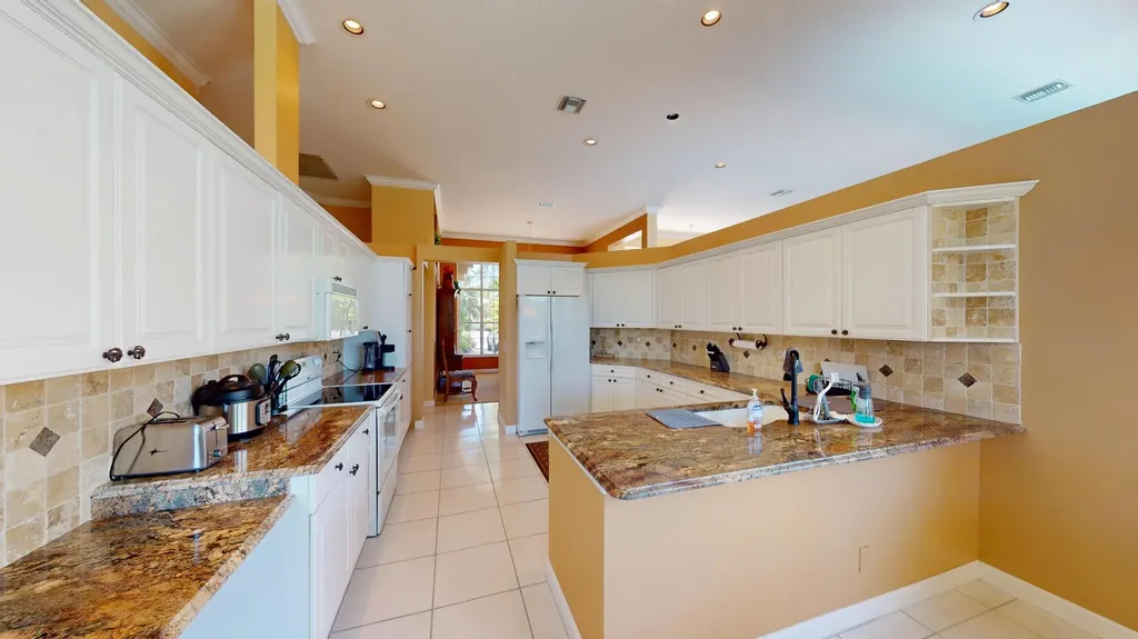 71 Cayman Place Palm Beach Gardens FL 33418