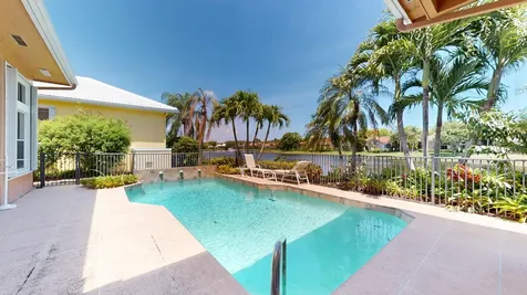 71 Cayman Place Palm Beach Gardens FL 33418
