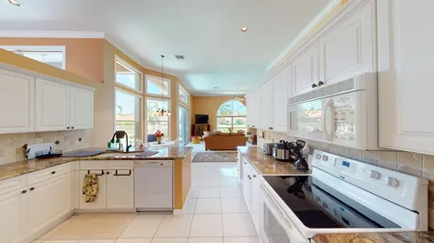 71 Cayman Place Palm Beach Gardens FL 33418