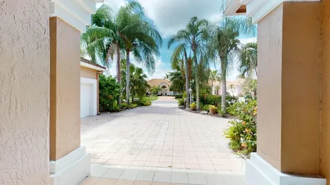 71 Cayman Place Palm Beach Gardens FL 33418