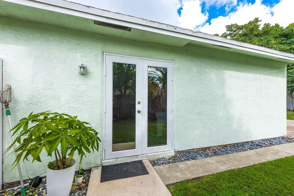 10117 Mikado Lane Royal Palm Beach FL 33411