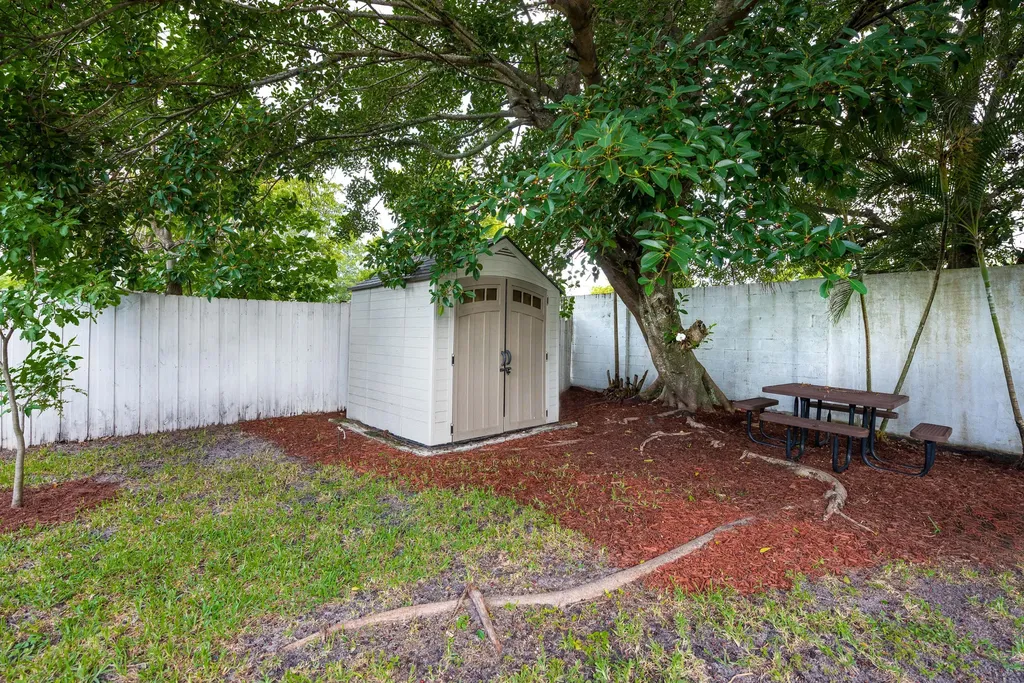 10117 Mikado Lane Royal Palm Beach FL 33411