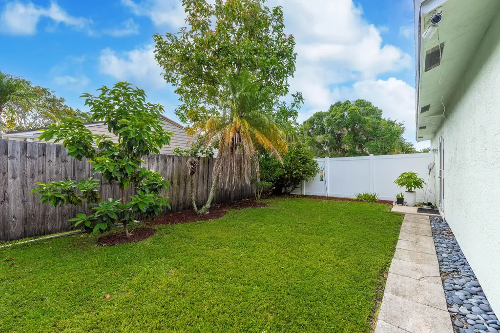 10117 Mikado Lane Royal Palm Beach FL 33411