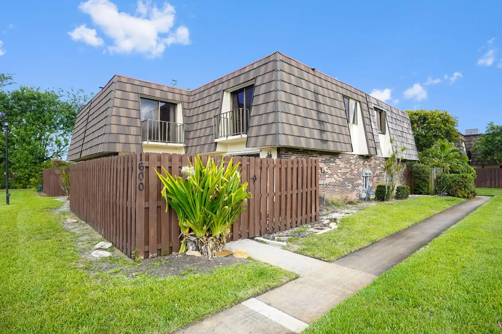 1600 Forest Lakes Circle West Palm Beach FL 33406