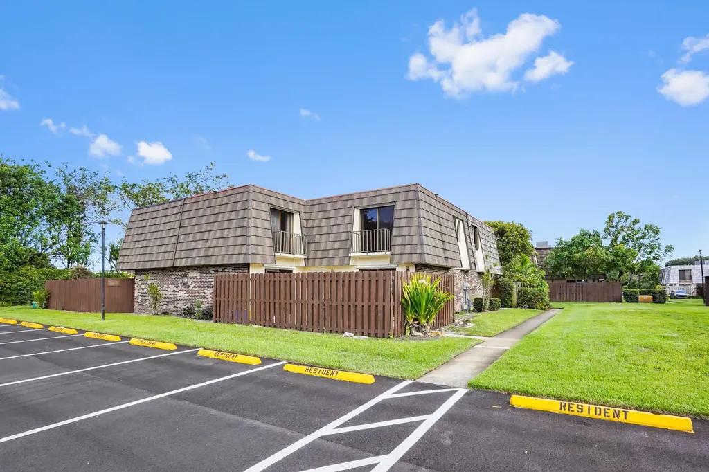 1600 Forest Lakes Circle West Palm Beach FL 33406
