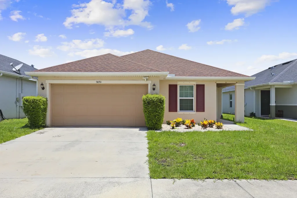 5870 NW Pine Trail Circle Port St Lucie FL 34983