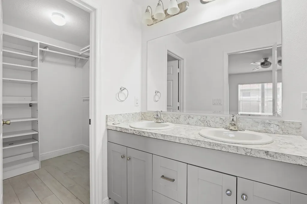 5870 NW Pine Trail Circle Port St Lucie FL 34983