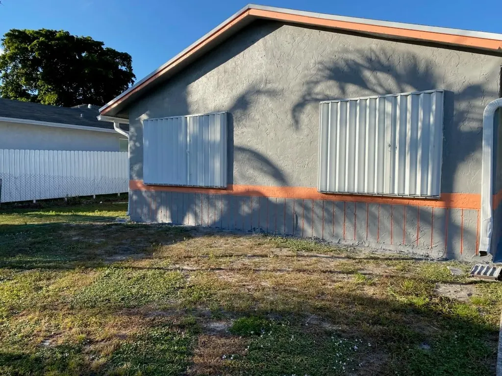 2691 NW 8th Street Pompano Beach FL 33069