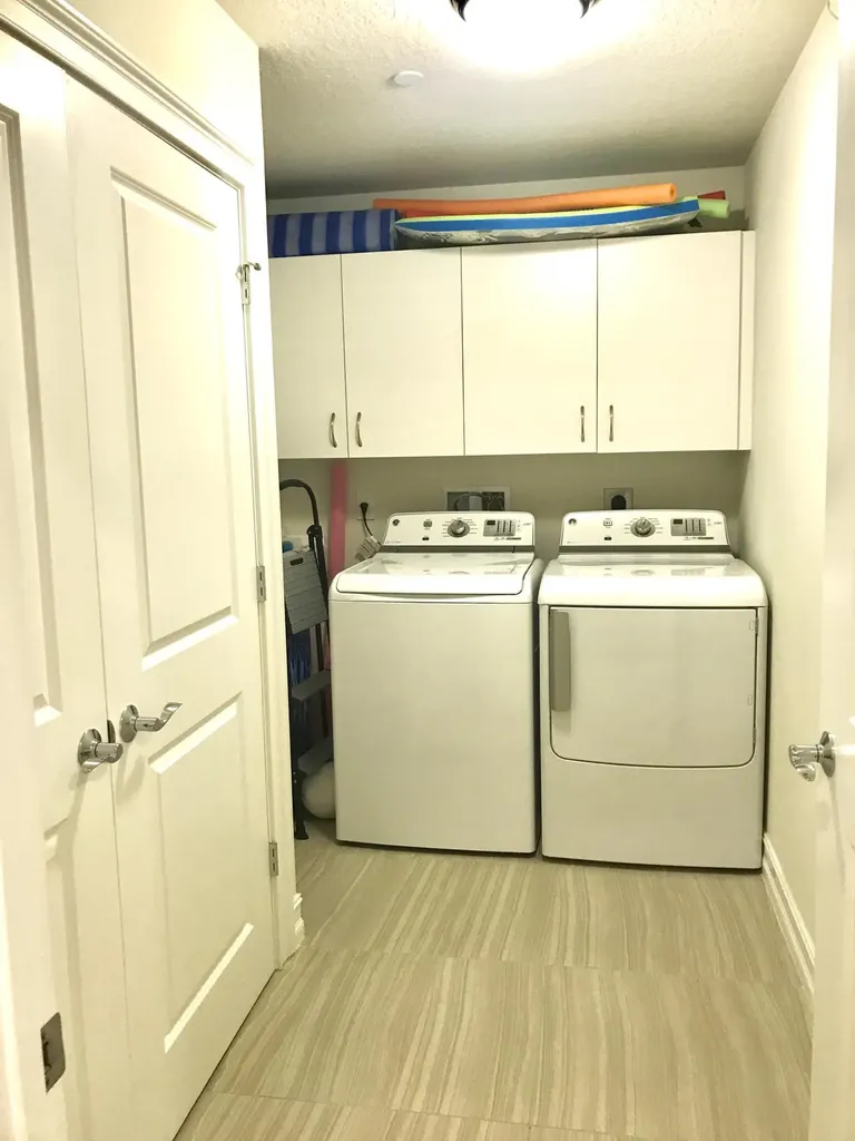 431 Bay Colony Drive N Juno Beach FL 33408