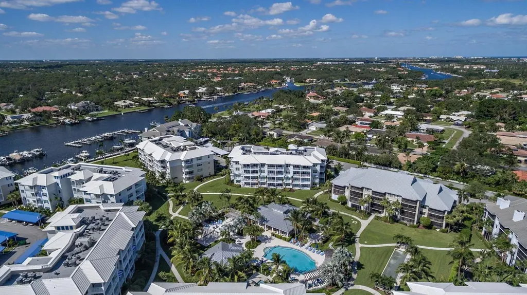431 Bay Colony Drive N Juno Beach FL 33408