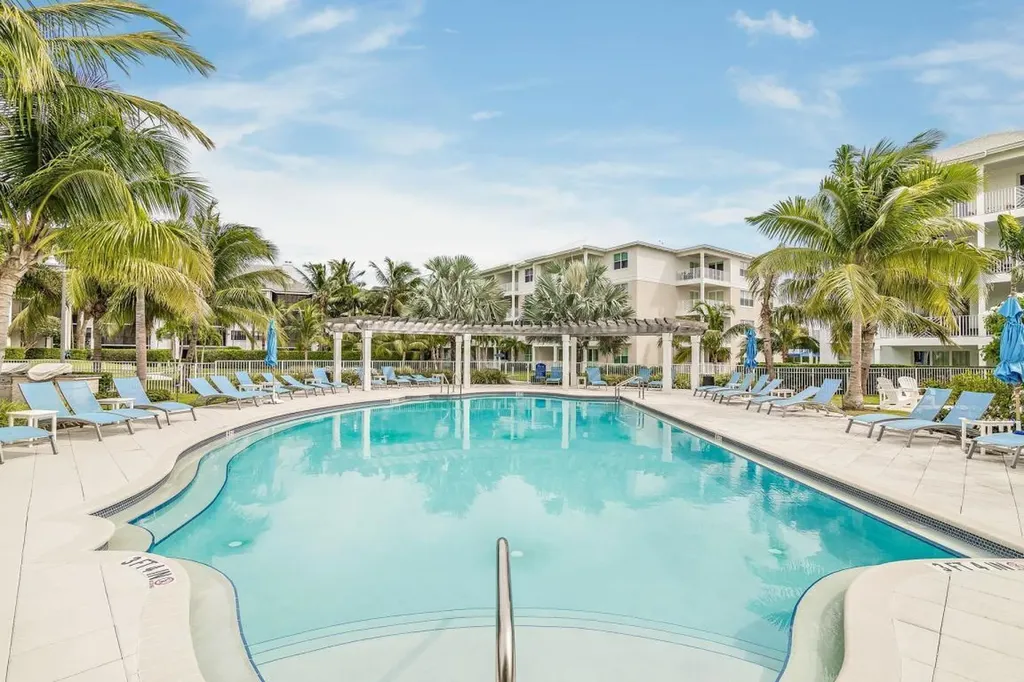 431 Bay Colony Drive N Juno Beach FL 33408