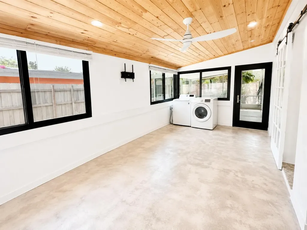 1724 NE 17th Street Fort Lauderdale FL 33305
