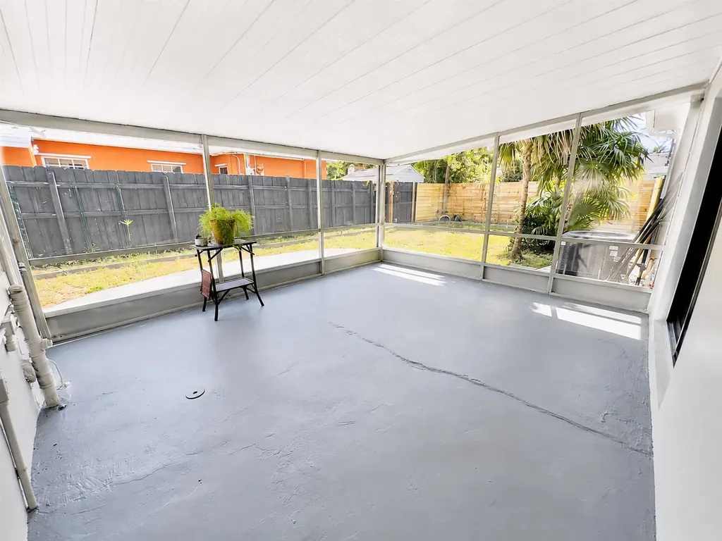 1724 NE 17th Street Fort Lauderdale FL 33305