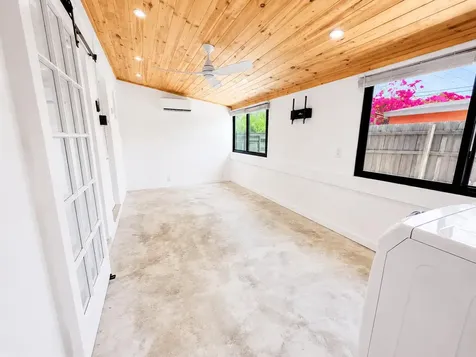1724 NE 17th Street Fort Lauderdale FL 33305