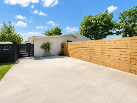 1724 NE 17th Street Fort Lauderdale FL 33305