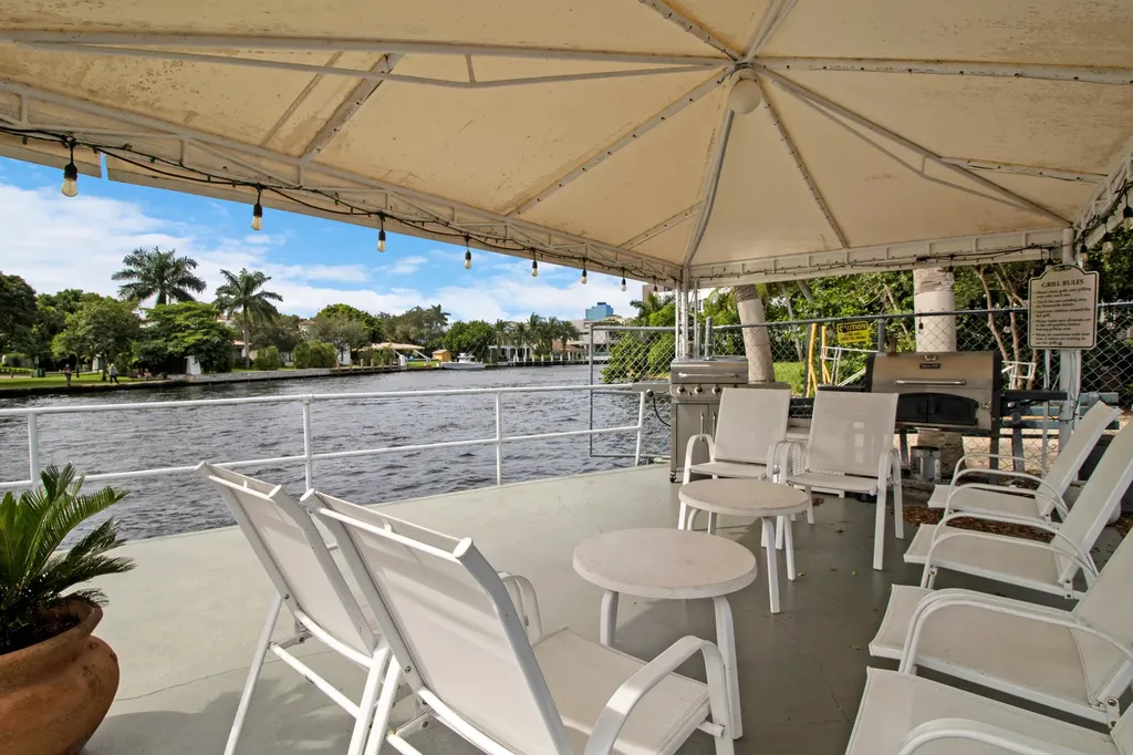 1000 SE 4th Street Fort Lauderdale FL 33301