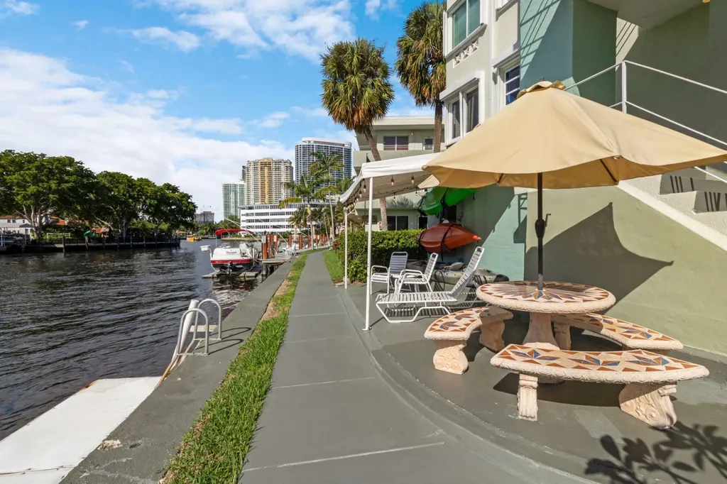 1000 SE 4th Street Fort Lauderdale FL 33301
