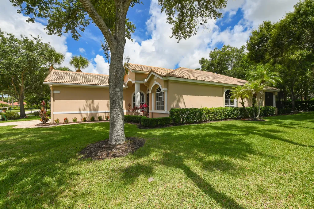 7600 Greenbrier Circle Port St Lucie FL 34986