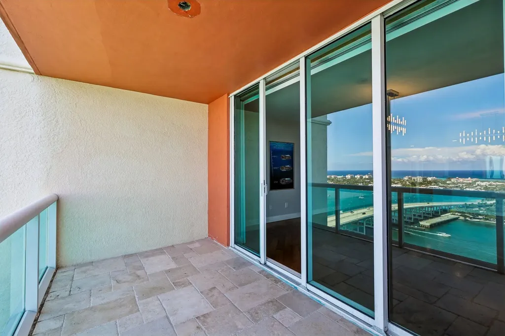 2640 Lake Shore Drive Riviera Beach FL 33404