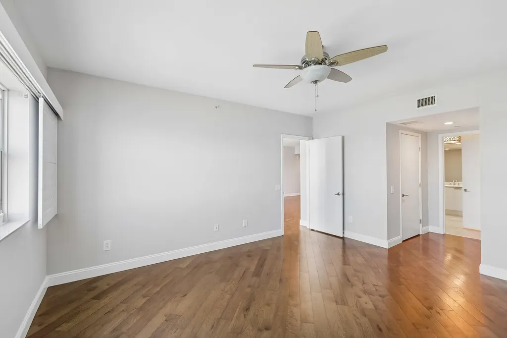 2640 Lake Shore Drive Riviera Beach FL 33404