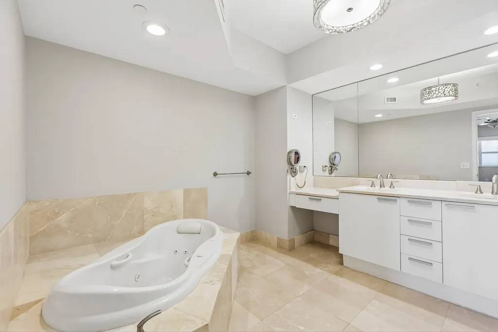 2640 Lake Shore Drive Riviera Beach FL 33404