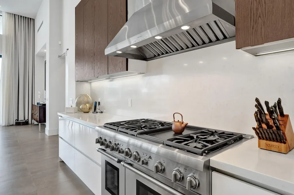 2816 NE 38th Street Fort Lauderdale FL 33308