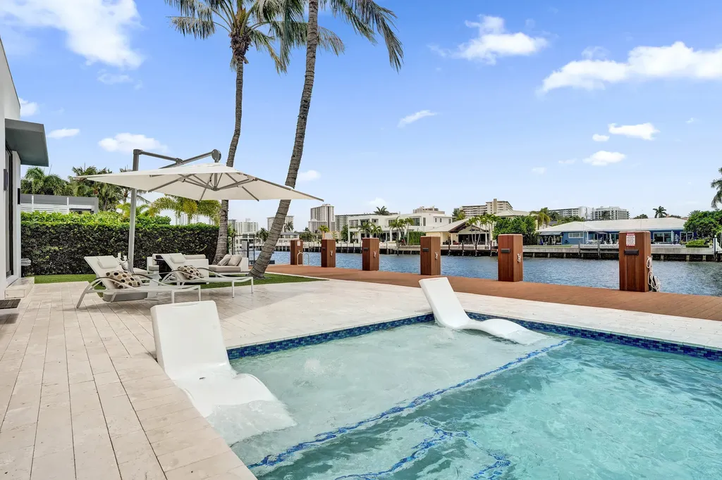 2816 NE 38th Street Fort Lauderdale FL 33308
