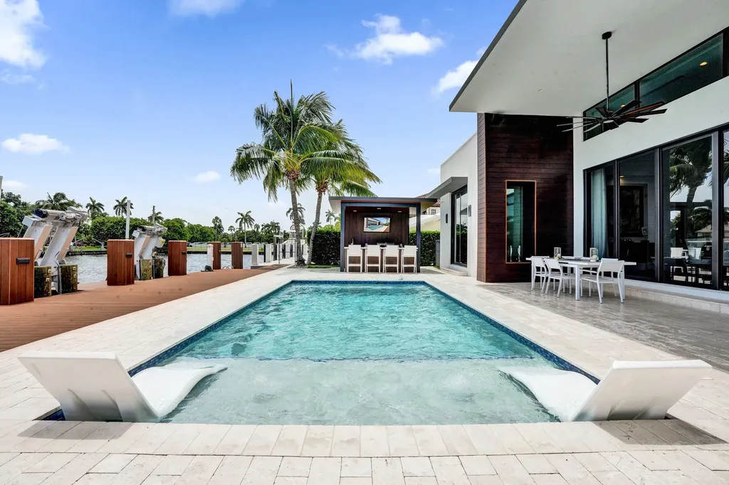 2816 NE 38th Street Fort Lauderdale FL 33308