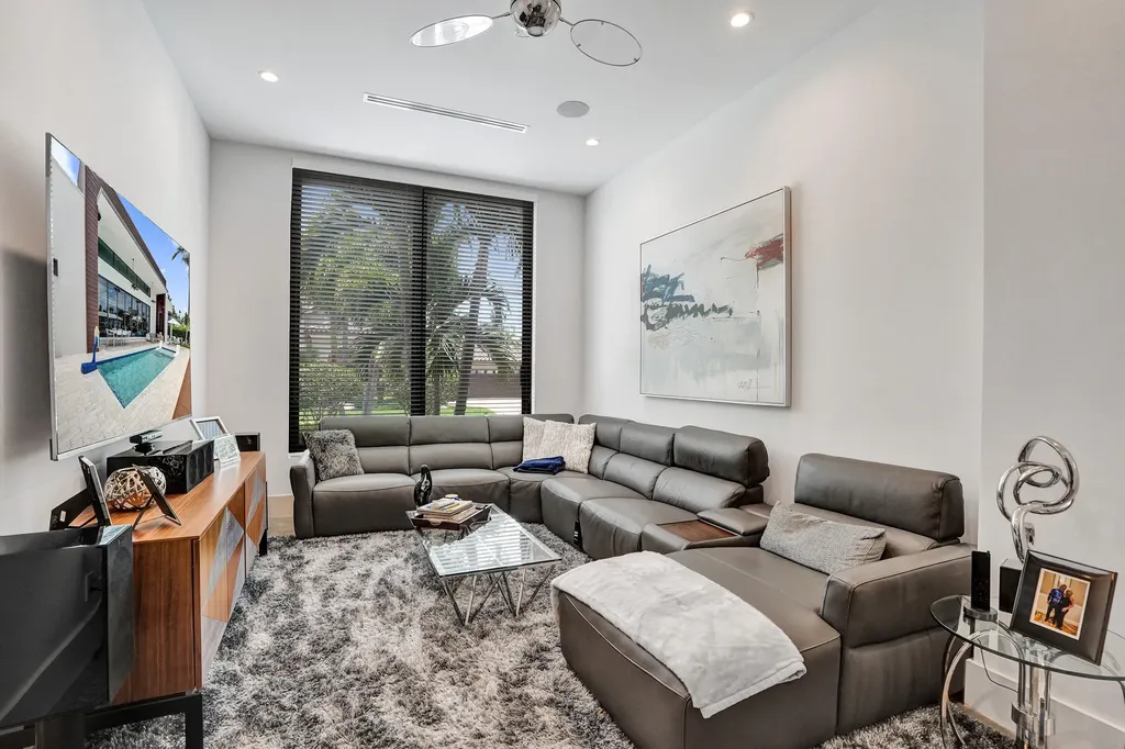 2816 NE 38th Street Fort Lauderdale FL 33308