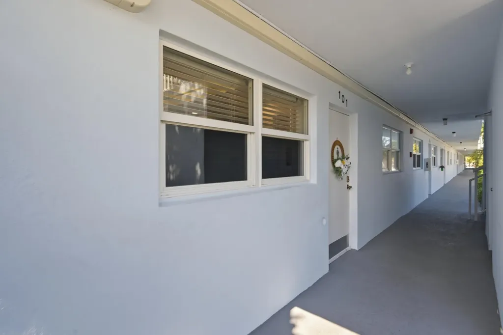 2008 S Federal Highway Boynton Beach FL 33435