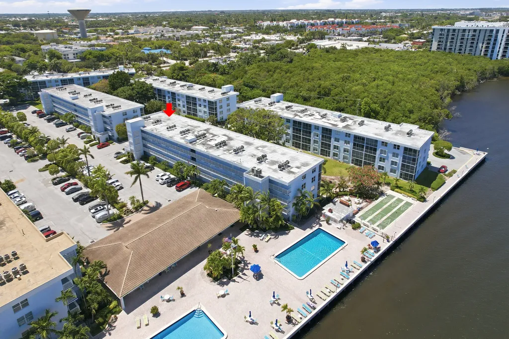 2008 S Federal Highway Boynton Beach FL 33435