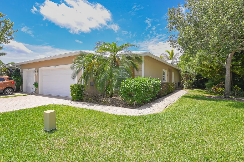 649 NE Bent Paddle Lane Port St Lucie FL 34983