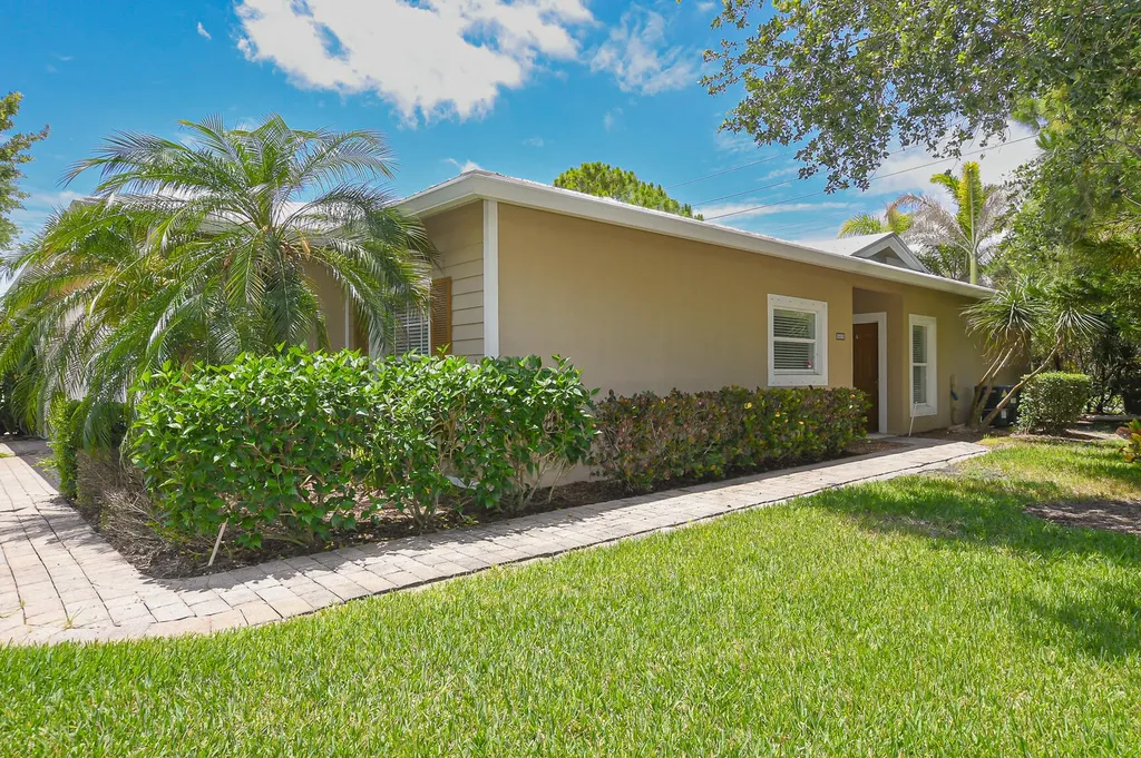 649 NE Bent Paddle Lane Port St Lucie FL 34983