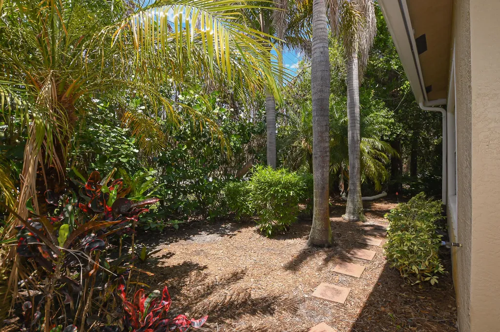 649 NE Bent Paddle Lane Port St Lucie FL 34983