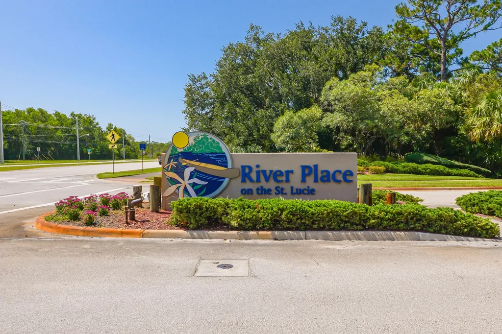 649 NE Bent Paddle Lane Port St Lucie FL 34983
