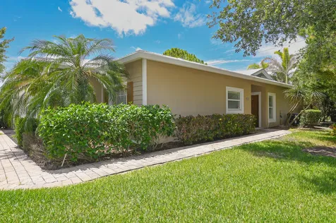 649 NE Bent Paddle Lane Port St Lucie FL 34983