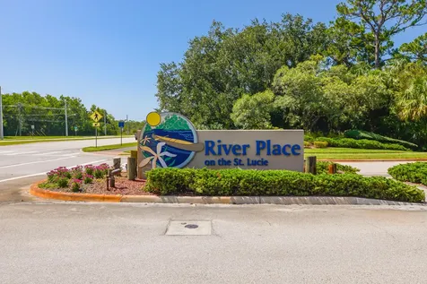 649 NE Bent Paddle Lane Port St Lucie FL 34983