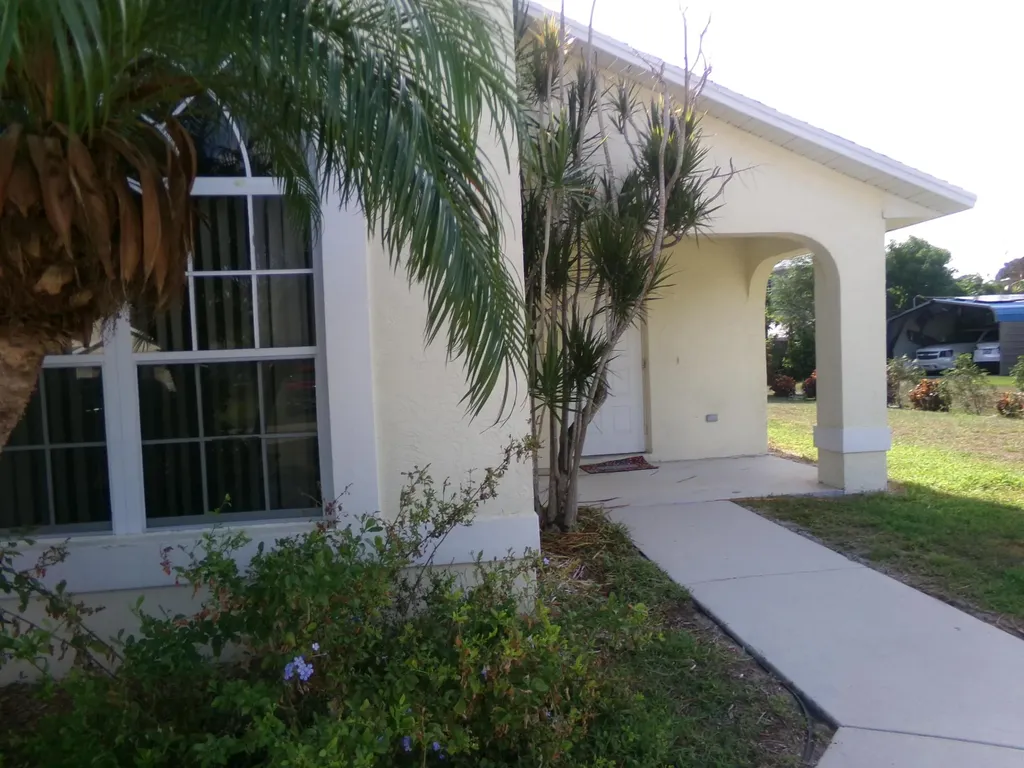 3014 SW Segovia Street Port St Lucie FL 34953