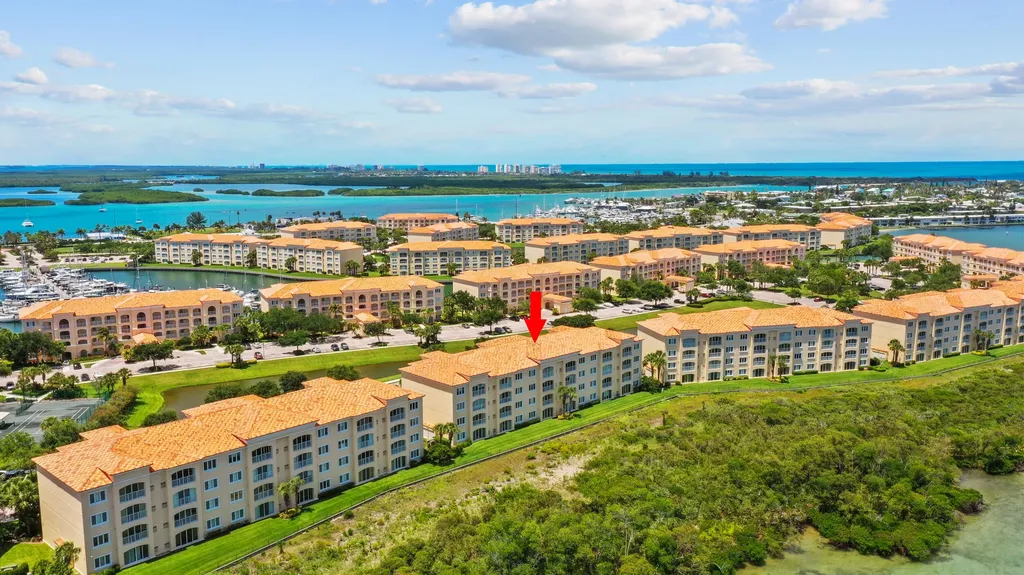 25 Harbour Isle Drive W Fort Pierce FL 34949