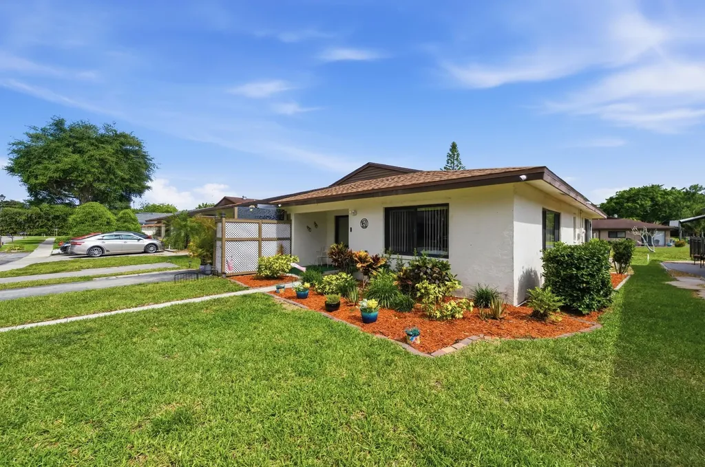 10222 Pine Drive Boynton Beach FL 33437