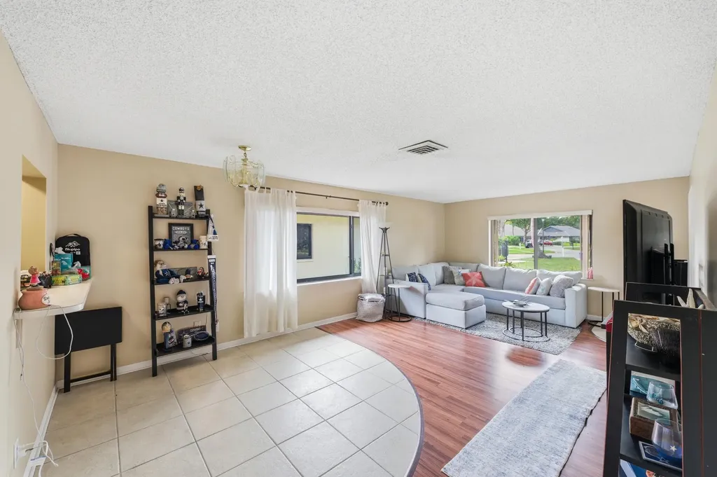 10222 Pine Drive Boynton Beach FL 33437