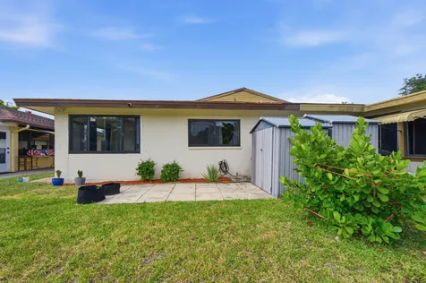 10222 Pine Drive Boynton Beach FL 33437