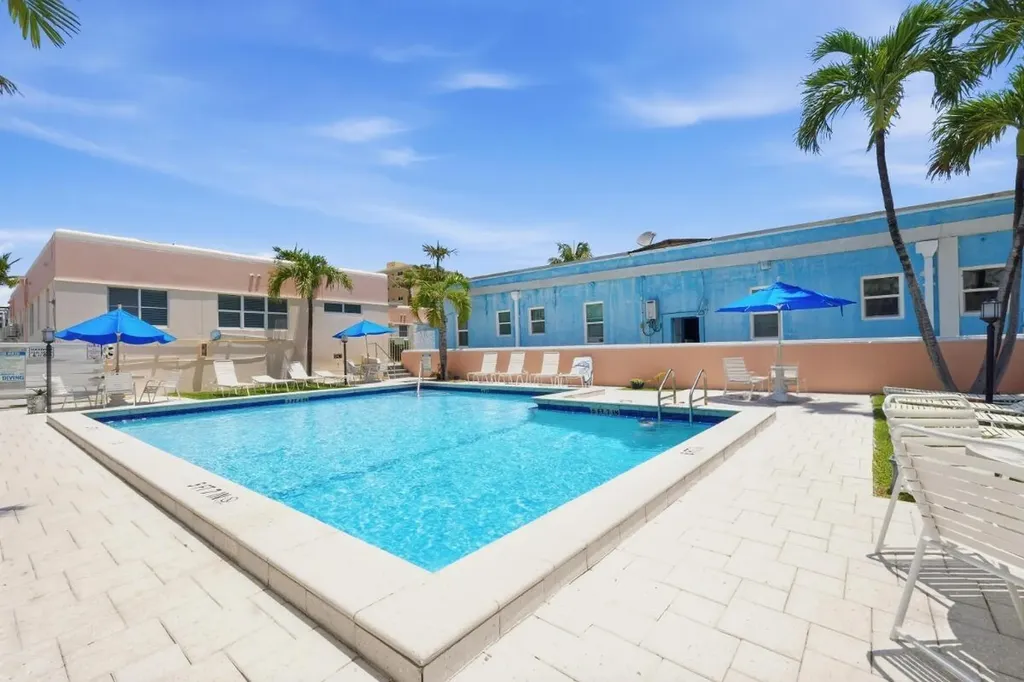 330 Arthur Street Hollywood FL 33019
